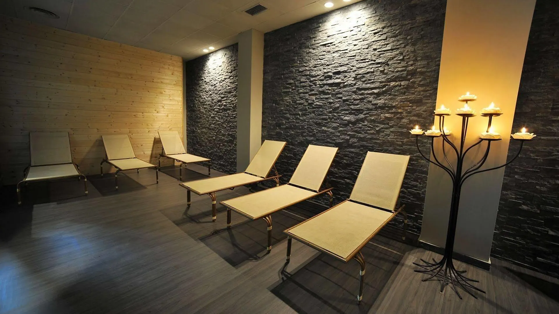 Hotel Villa Delle Ortensie Sant'Omobono Terme 4*,  Italy